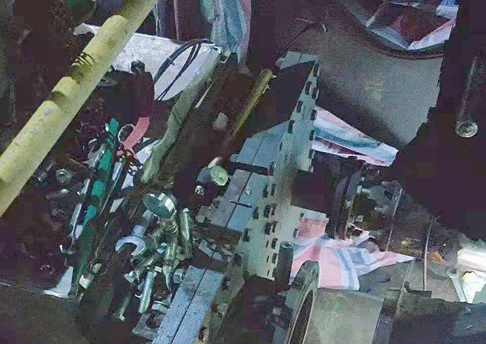 溴化鋰機組維修電話(huà)02